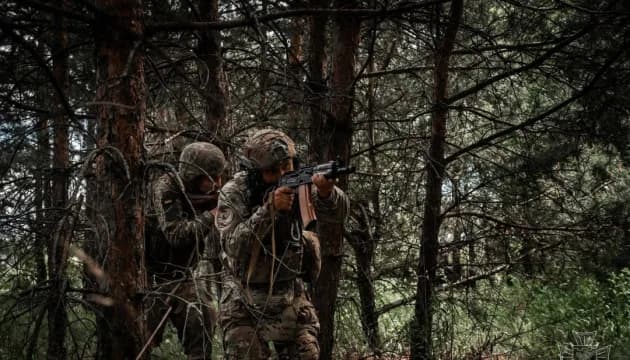 На фронті зафіксовано 241 боєзіткнення, Сили оборони уразили 17 районів зосередження ворога - Генштаб