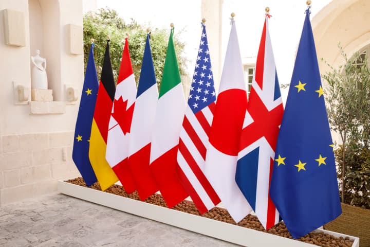 G7 leaders will not adopt a joint communique on Ukraine at the summit in France - Politico