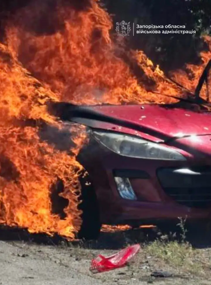 Ворожий FPV-дрон атакував цивільне авто під Запоріжжям, є загибла та поранені