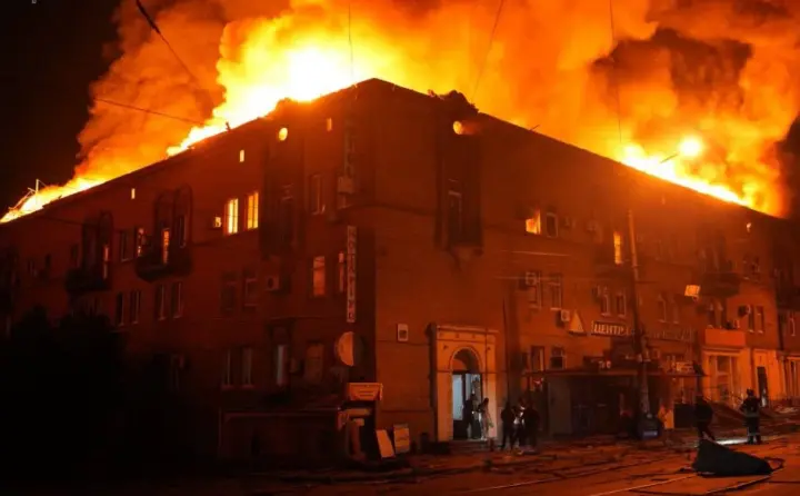 Five strikes on Zaporizhzhia result in one death and multiple fires