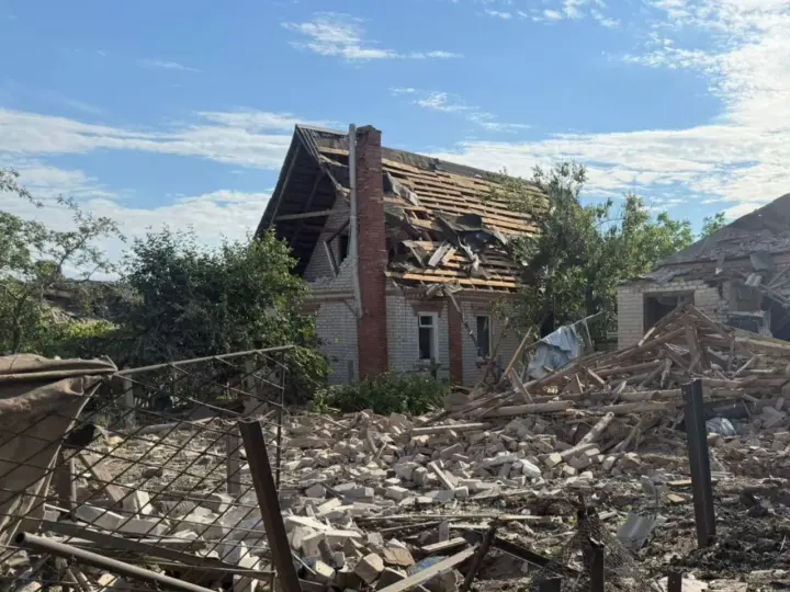росіяни вдарили ФАБ-250 по Словʼянську: троє загиблих та 117 пошкоджених будинків