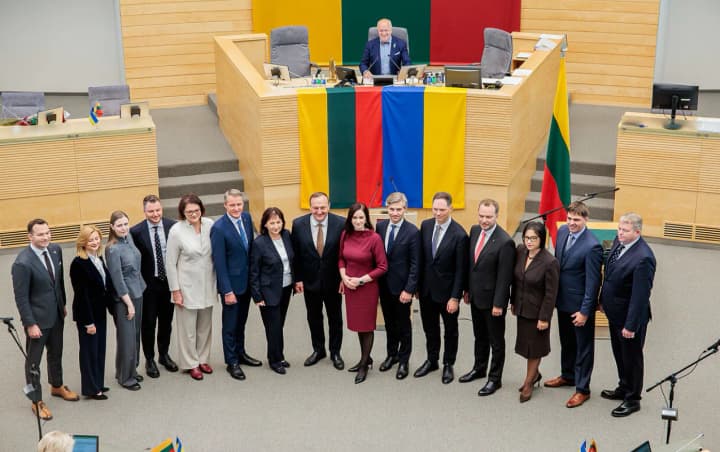 Lithuanian government plans to resign next week due to coalition reshuffle
