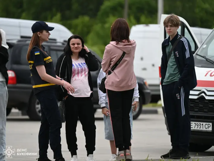 На границе на Буковине из-за очередей развернули пункт несокрушимости, на Закарпатье предупреждают о задержках