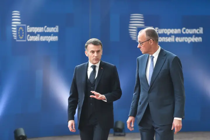 Politico: Macron and Merz criticized the EU's position on negotiations with Putin at the summit