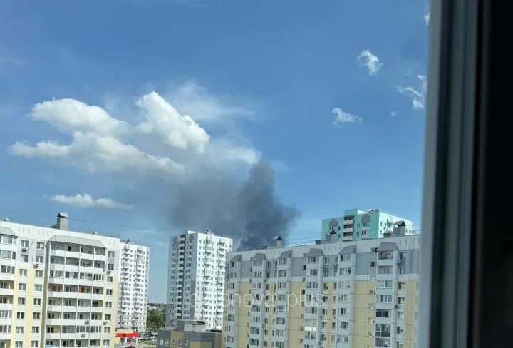 Густий дим зафіксували над Тюменським НПЗ після атаки дронів