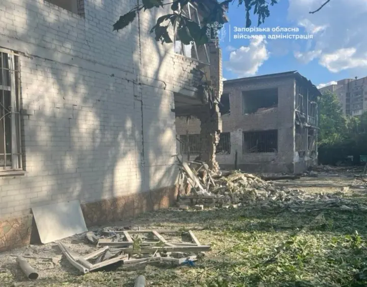 The number of victims of the strike on Zaporizhzhia has risen to four, a person may be under the rubble