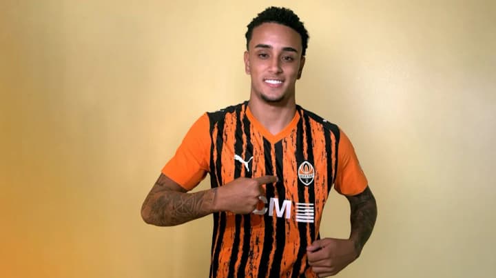 Shakhtar signed 18-year-old Brazilian midfielder Ryan Roberto