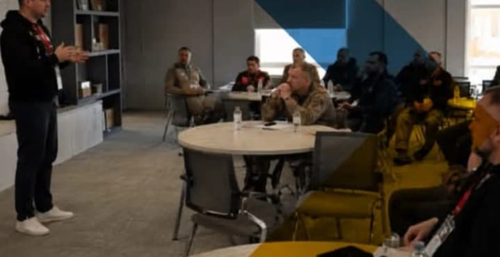росія готує учасників "сво" на керівні посади в окупаційних адміністраціях - ЦНС