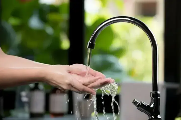 У значній частині окупованого Криму зникли світло та вода, кажуть, що через аварію на електромережах