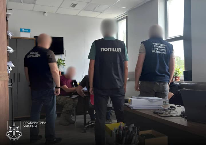 Екскомандира ТрО на Львівщині підозрюють у незаконних бойових виплатах на майже 80 млн грн