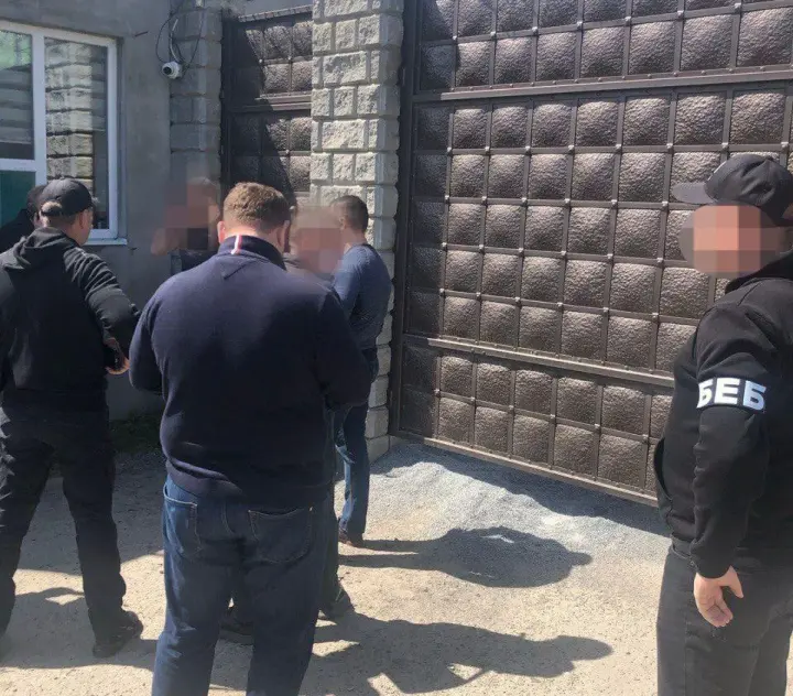 На тютюновому підприємстві викрили несплату податків на 2,3 млрд грн - ексдиректору оголосили підозру