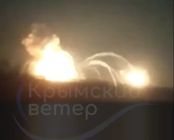 A series of explosions rang out in Crimea: reports of strikes near a railway station and air defense activity