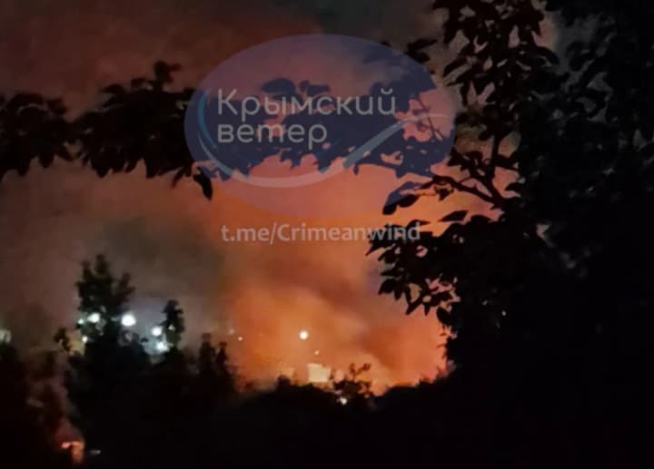 In Bakhchysarai, after the strike, warehouses of the Black Sea Fleet's MTO brigade of the Russian Federation caught fire