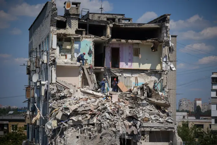 10 people still missing after massive Russian attack on Kyiv - Zelenskyy
