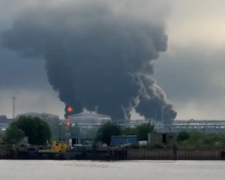 Zelenskyy confirmed strikes on oil infrastructure near St. Petersburg and on Kronstadt