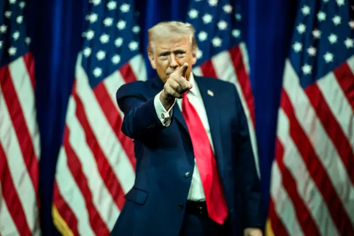 Трамп на старті святкувань 250-річчя США на тлі Рашмору обрушився з критикою на "комунізм" - NYT