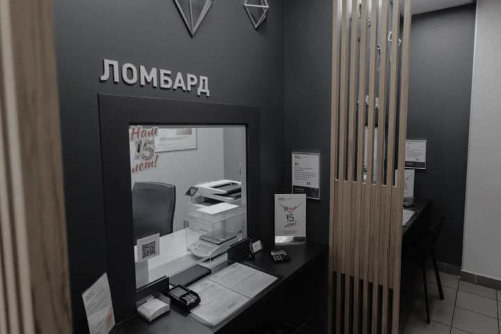 У росії зростає боргове навантаження - прострочені мікропозики та попит на ломбарди збільшуються