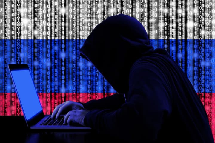 російські хакери викрали логіни британських урядовців, дані продають у даркнеті за понад 40 тисяч фунтів