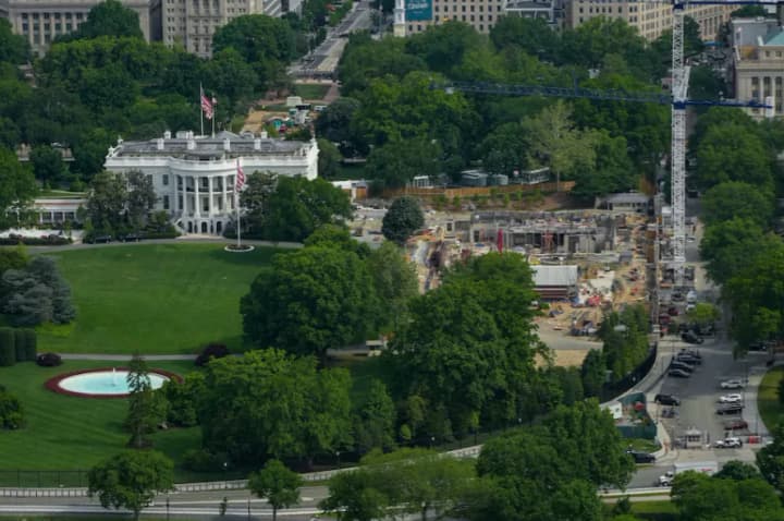 Trump launched a massive reconstruction of the White House and Washington with projects worth hundreds of millions of dollars