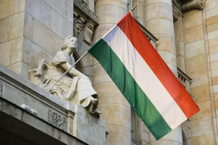Венгрия шпионила за институциями ЕС через дипломатическое представительство в Брюсселе - расследование