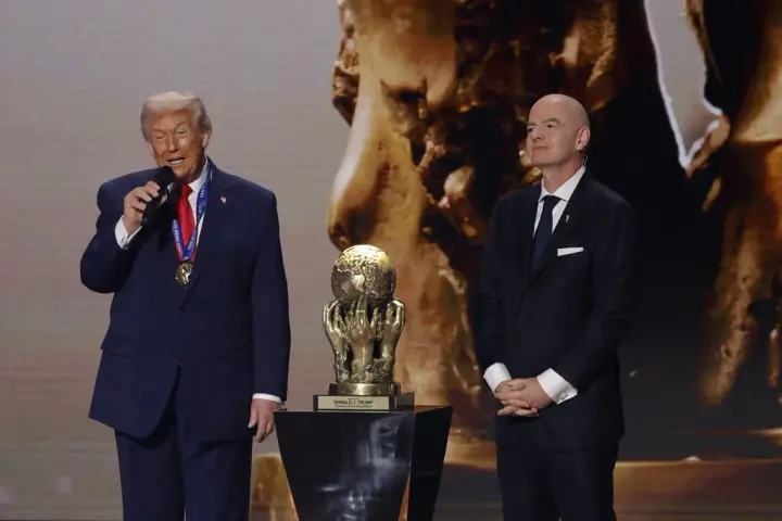 Трамп зізнався, що FIFA скасувала червону картку Балогуна на його прохання