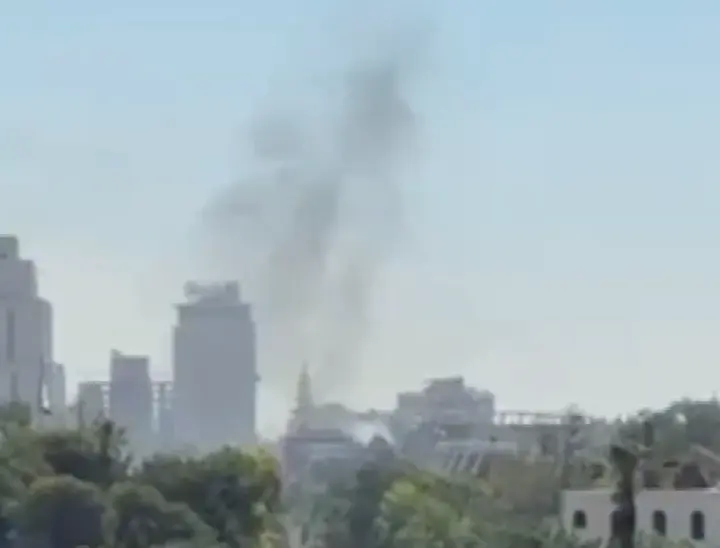 Explosions rang out in Damascus during Macron's visit, 18 injured