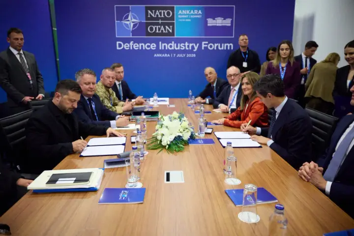 Военная поддержка Украины на 9 млрд евро до 2029 года включительно - Зеленский и премьер Нидерландов подписали Drone Deal