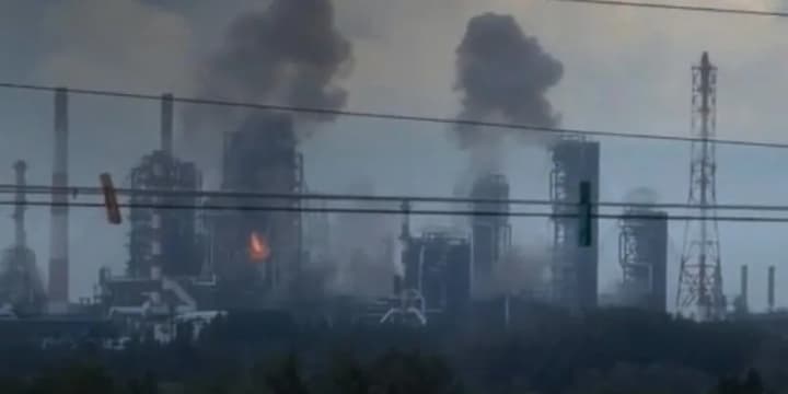 Омський НПЗ призупинив роботу після українських ударів - Reuters