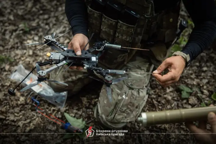 На фронті зафіксовано майже 80 атак, ворог активно діє на Костянтинівському та Слов'янському напрямках - Генштаб
