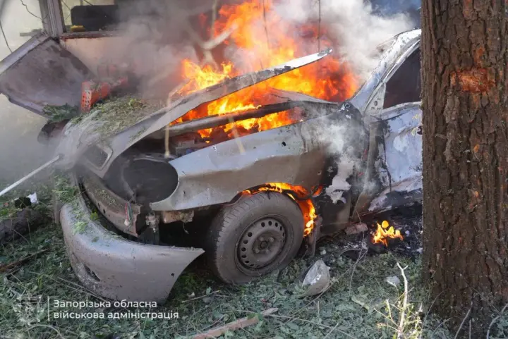 The enemy attacked the center of Zaporizhzhia with aerial bombs: one person killed, four wounded, including a child