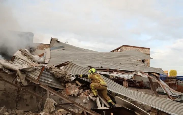 Attack on Kyiv: 10 injured, including a child, fires in three districts