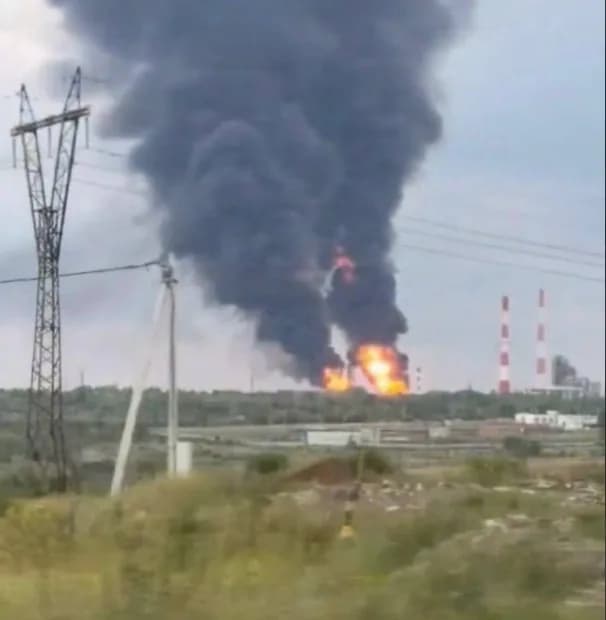 Після атаки БпЛА спалахнув сизранський НПЗ в самарській області
