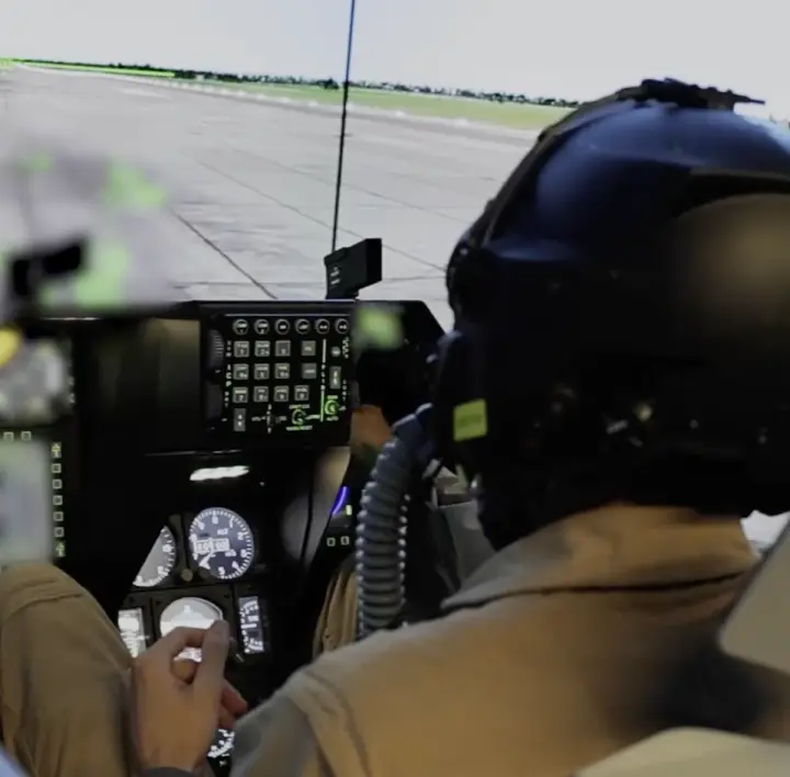 Ukraine received new mobile F-16 simulators