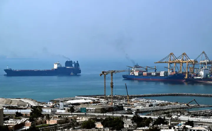 Iran promises to destroy all infrastructure in the region in the event of a US strike