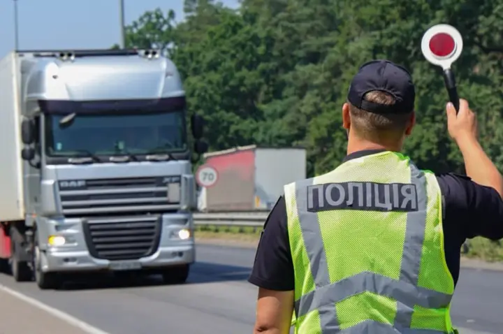 У Києві запровадили обмеження руху вантажівок через спеку