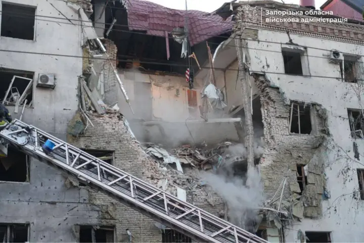 У Запоріжжі з-під завалів дістали тіло 11-річної дівчинки - кількість загиблих зросла до трьох