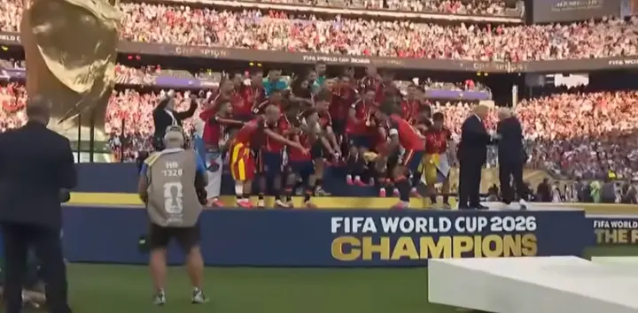 Trump did not want to leave the stage during Spain's award ceremony at the 2026 World Cup