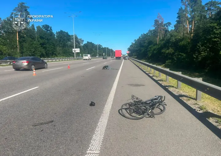 Drunk driver hits teenage cyclist fatally and crashes into training car: BMW driver in Kyiv receives suspicion notice
