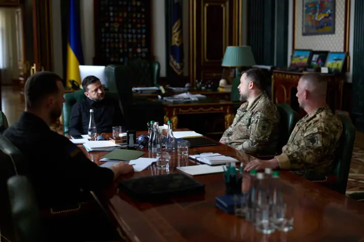 Zelenskyy continued meetings with the military - spoke with Biletsky, Horbatiuk and Drapatyi