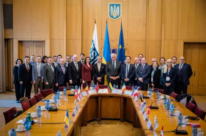 Необхідно звільнити із полону рф трьох українських співробітників СММ - Сибіга зустрівся з делегацією представників ОБСЄ