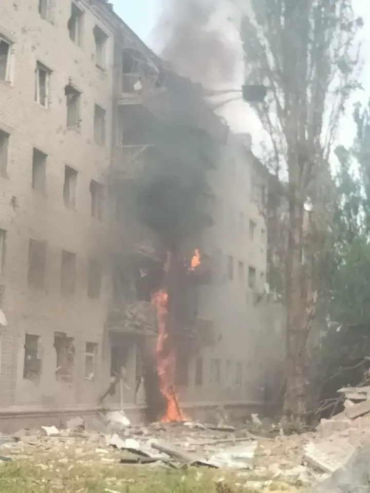 Ворог скинув дві авіабомби на Слов’янськ, щонайменше 10 людей поранені - ОВА