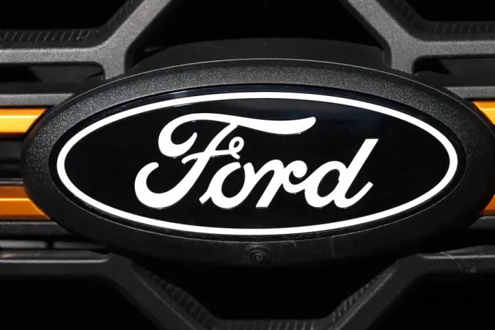 Ford and Geely will jointly produce low-emission vehicles in Spain