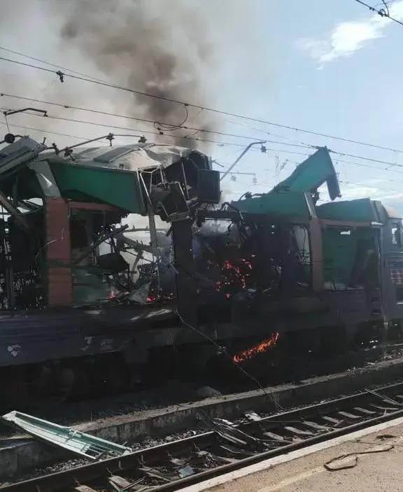 The enemy attacked a passenger train in the Dnipropetrovsk region - a drone struck the locomotive