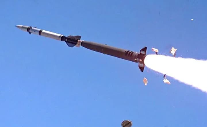 At least 5 missiles attacked Kyiv, fires broke out in several districts, the attack is ongoing