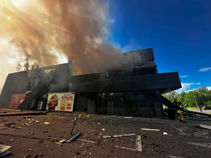 Russian UAV attacked an ATB supermarket in Chernihiv, there are dead and wounded, among the victims is a child