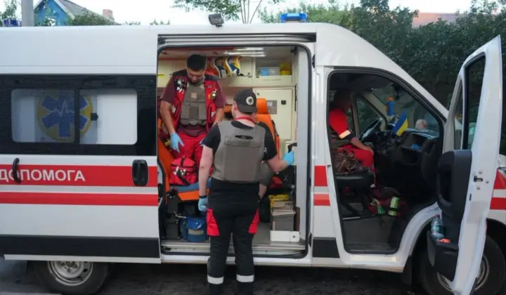 Удар по Запоріжжю: загинув чоловік, 22-річного хлопця дістали з-під завалів