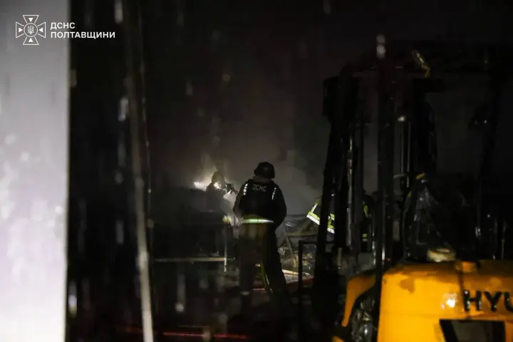 На Полтавщині внаслідок атаки дронів загинула людина, пошкоджено термінал "Нової пошти"