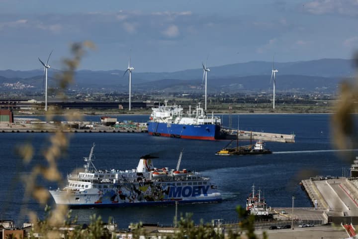 Italy has become the largest importer of LNG in Europe, while other countries lag behind in purchases - Bloomberg