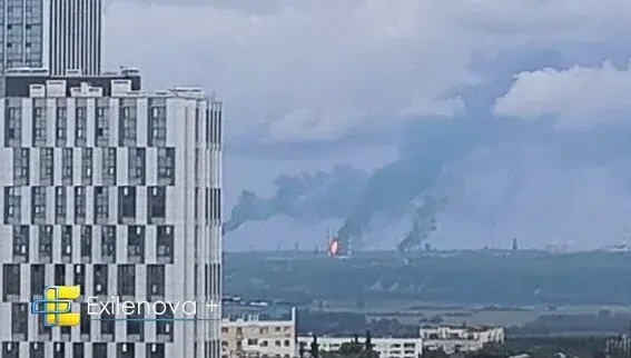 У росії фіксують удар по НПЗ в уфі за 1500 км від кордону