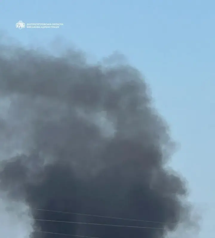 rf attacked food warehouses in Dnipro, a fire broke out